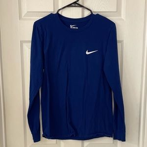 MENS SMALL - NIKE (non smoker)